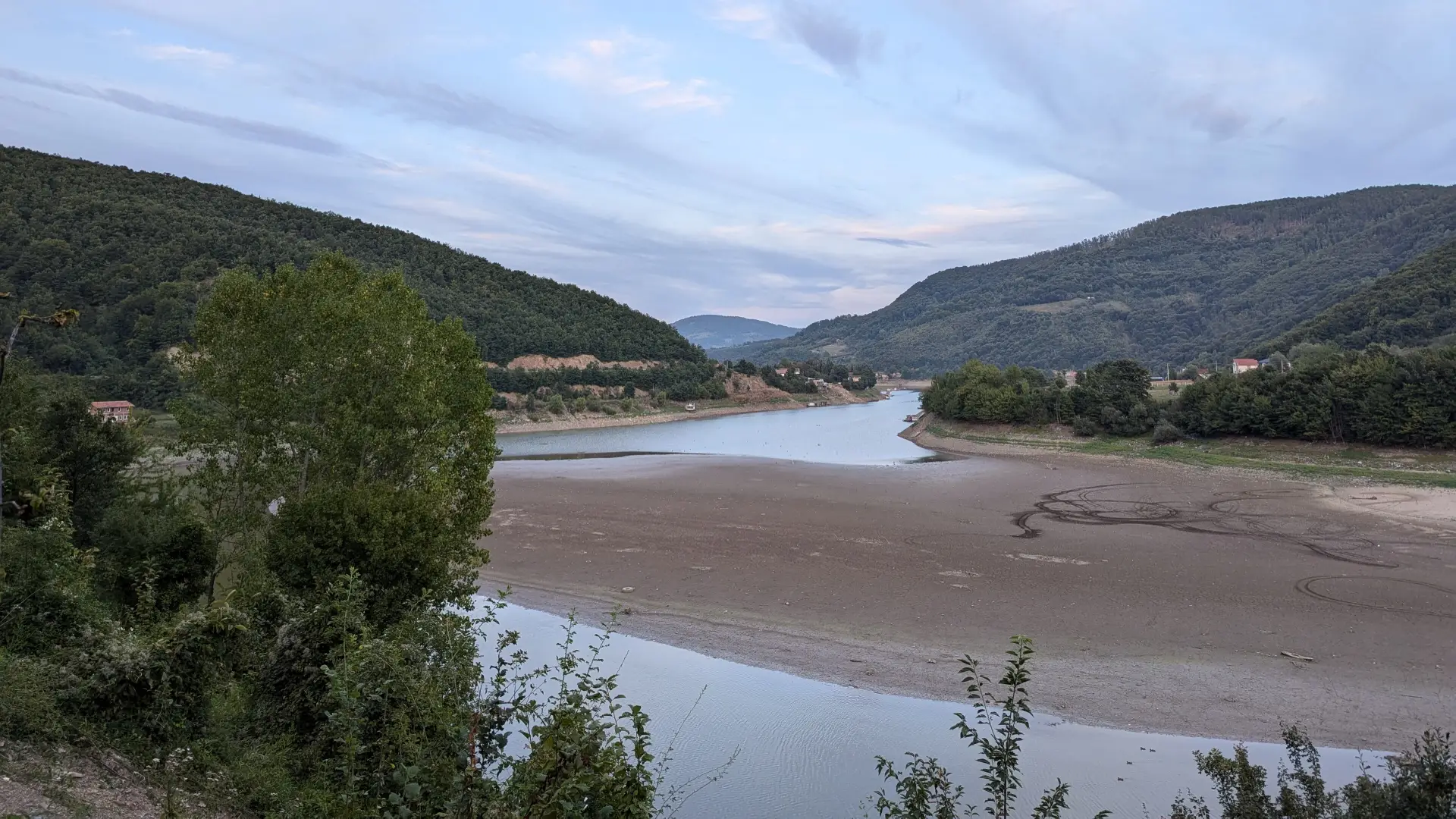 Gazivoda / Ujemani pa ujë thatësi e madhe