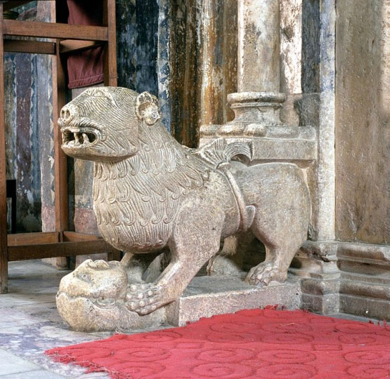 Manastiri i Deçanit  Luani