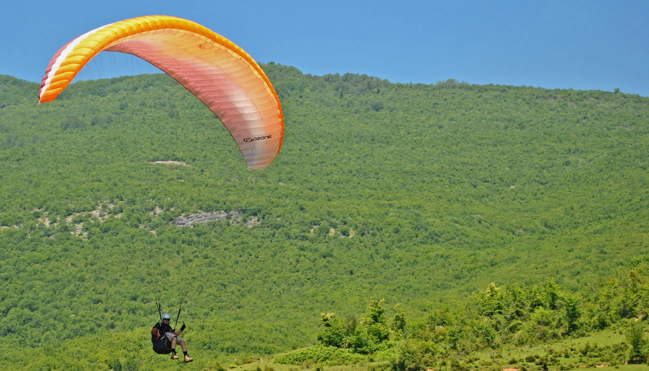 Parashut Peja Kosovo