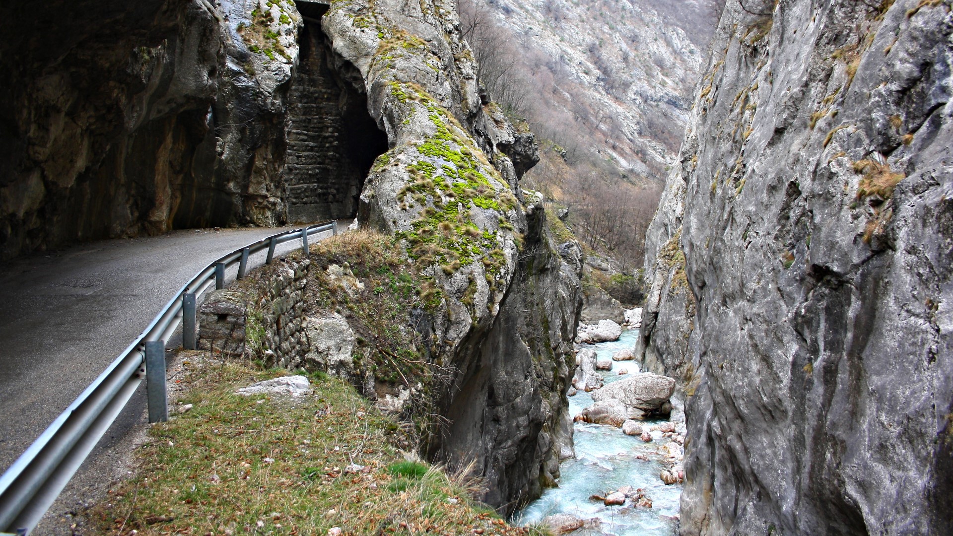 Tuneli Gryka e Rugovës